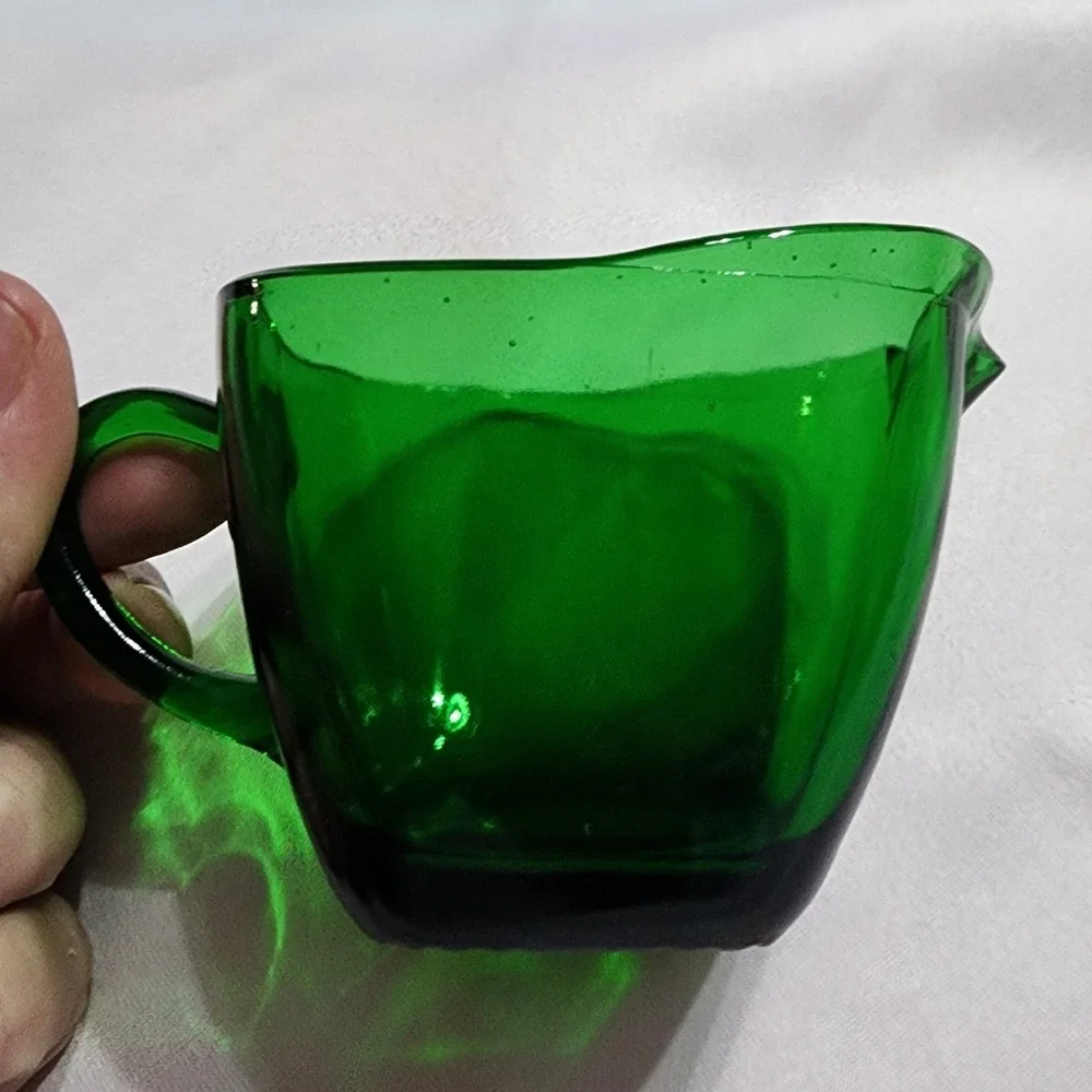 VTG Emerald Green Glass Creamer Pitcher Square Base Mid Century Modern 3 inch